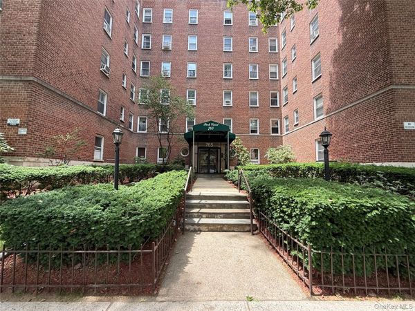 765 Bronx River , Unit 3F, Bronxville, NY 10708