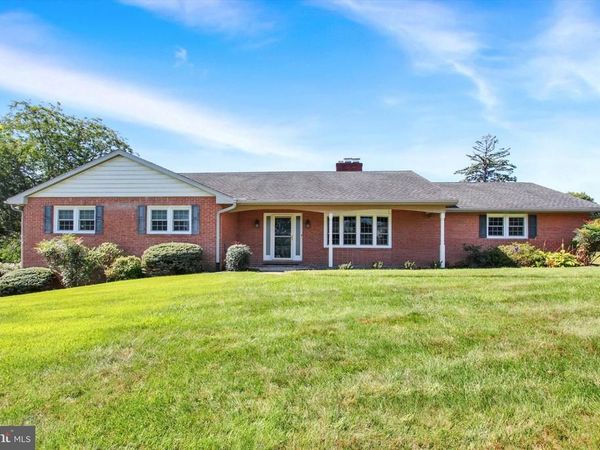 9130 MEADOWBROOK DRIVE, WAYNESBORO, PA 17268