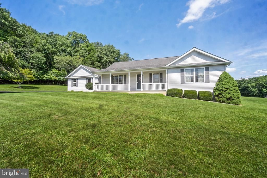 235 COUNTRY ACRES DRIVE, KUNKLETOWN, PA 18058