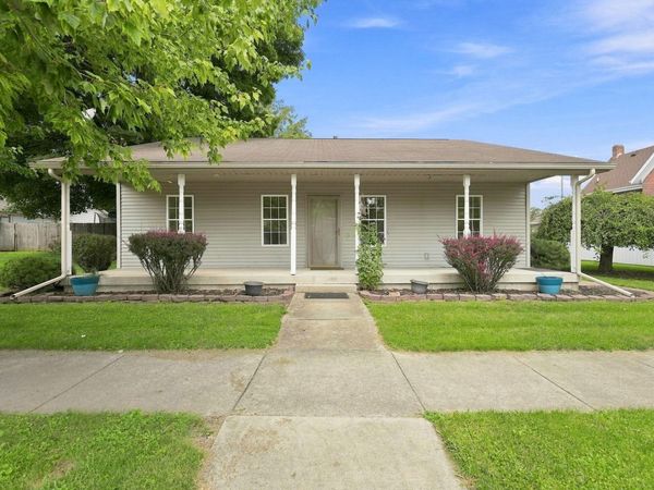 154 W 1St Street, Roanoke, IN 46783