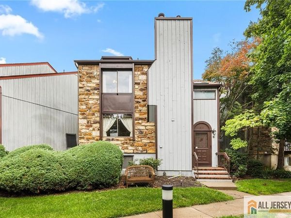 84 Diamond Lane, Old Bridge, NJ 08857