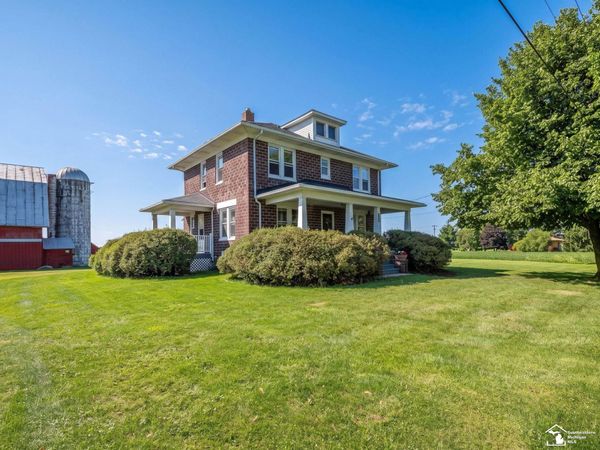 2454 E Labo Road, Carleton, MI 48117