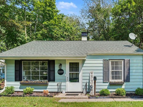 2330 Hillsdale Avenue, Kalamazoo, MI 49006