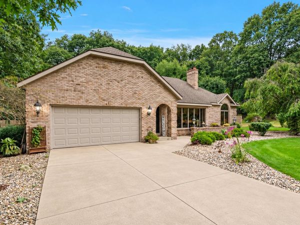 432 N Division Avenue, Holland, MI 49424