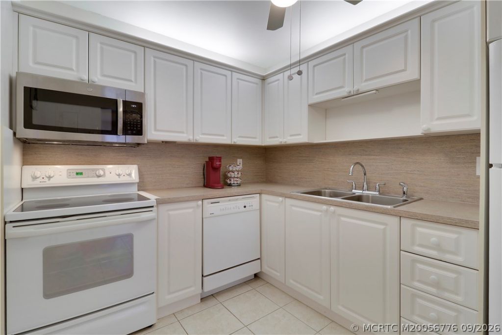 10083 42nd Terrace S, Unit 123, Boynton Beach, FL 33436 Photo
