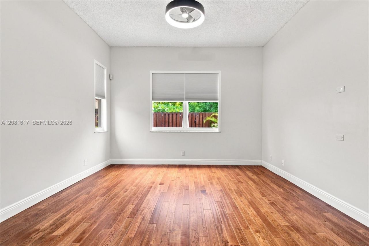 1521 SW 194th Ter, Pembroke Pines, FL 33029 Photo