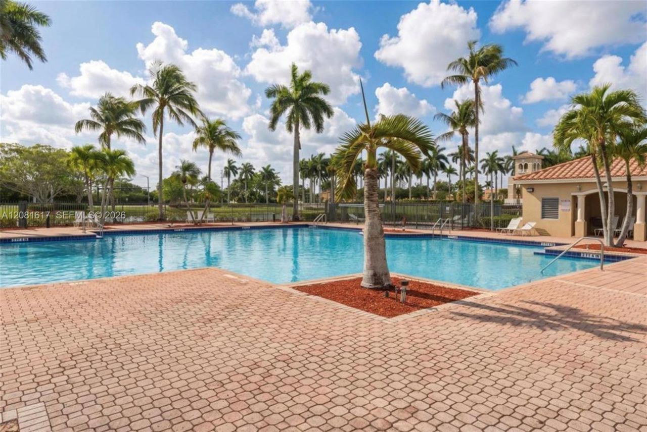 1521 SW 194th Ter, Pembroke Pines, FL 33029 Photo