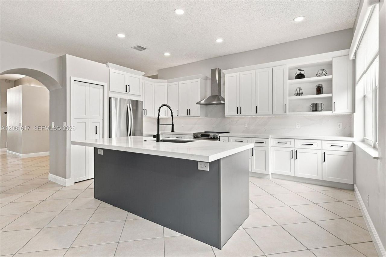 1521 SW 194th Ter, Pembroke Pines, FL 33029 Photo