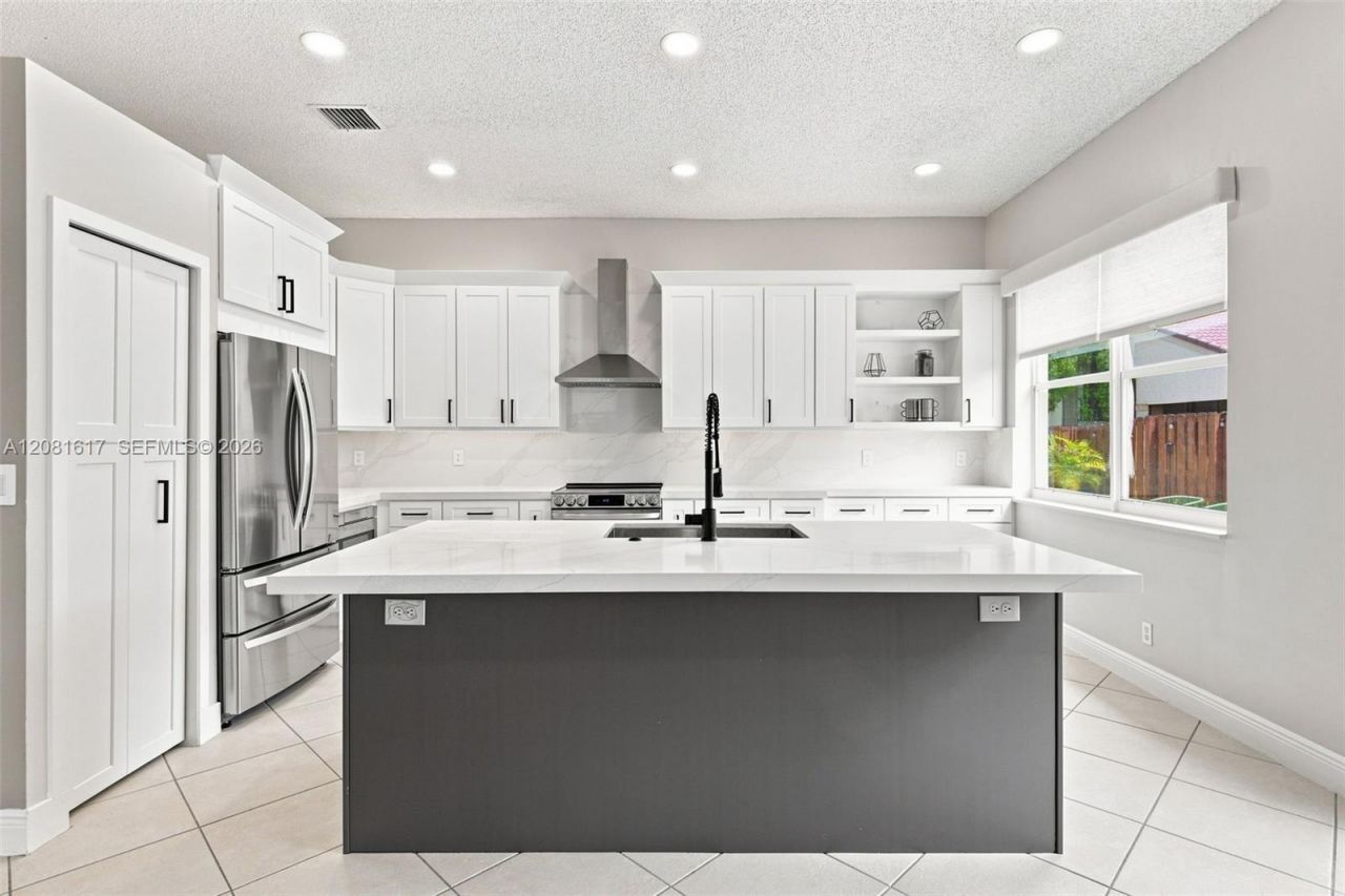 1521 SW 194th Ter, Pembroke Pines, FL 33029 Photo