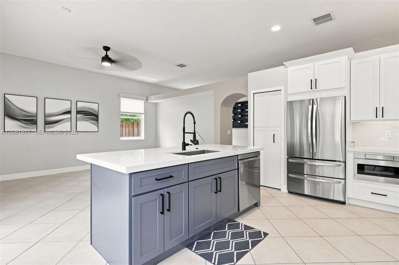 1521 SW 194th Ter, Pembroke Pines, FL 33029 Photo
