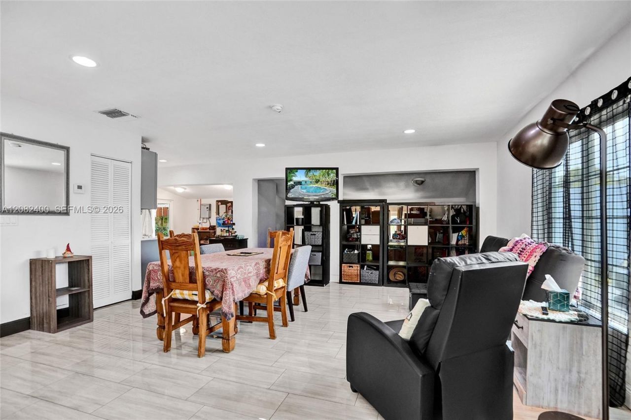 1124 NW 16th St , Fort Lauderdale, FL 33311 Photo