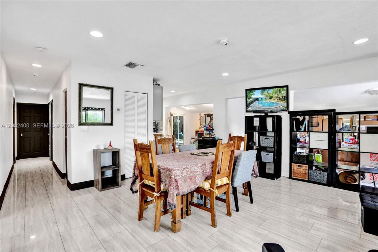 1124 NW 16th St , Fort Lauderdale, FL 33311 Photo