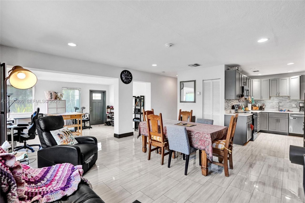 1124 NW 16th St , Fort Lauderdale, FL 33311 Photo