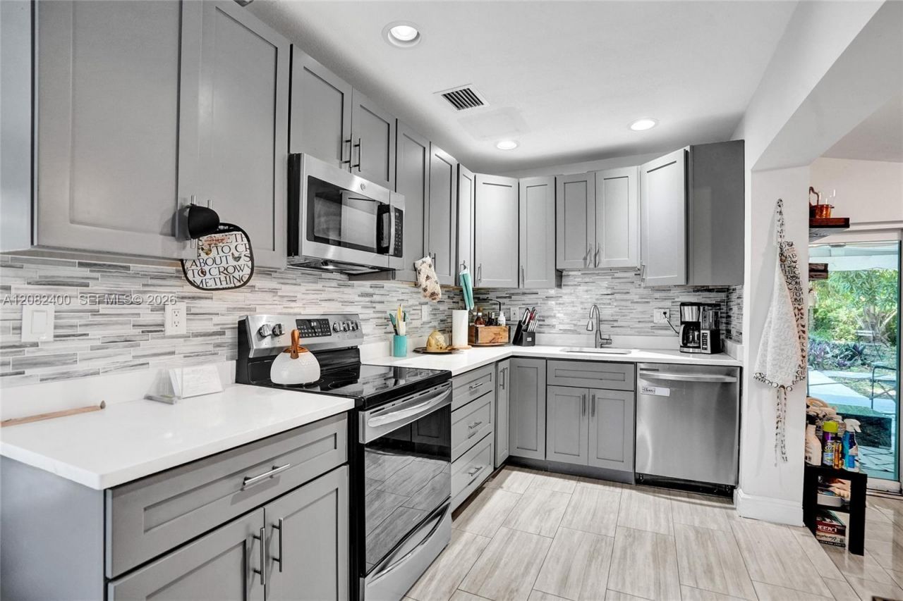 1124 NW 16th St , Fort Lauderdale, FL 33311 Photo