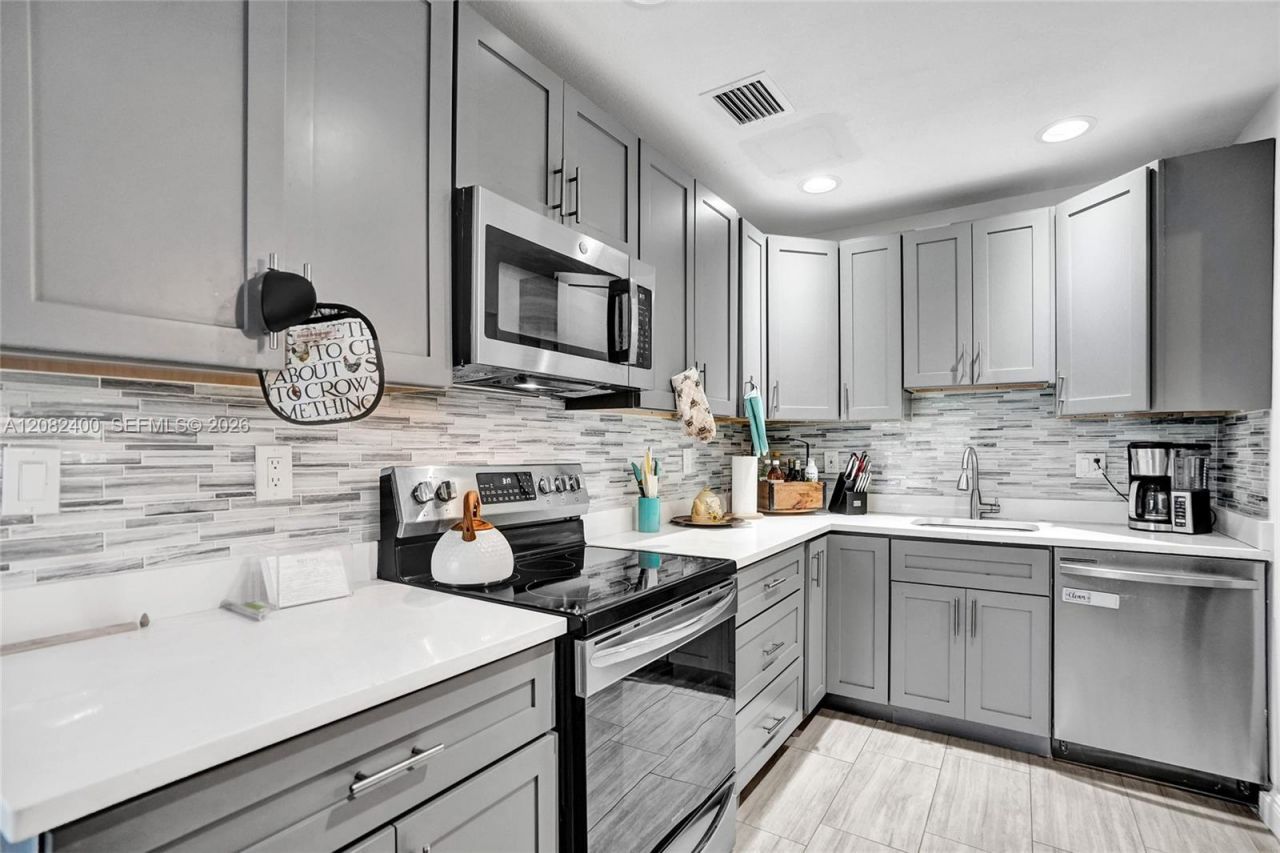 1124 NW 16th St , Fort Lauderdale, FL 33311 Photo