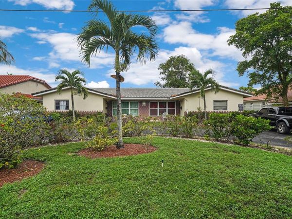 11041 NW 39th St , Coral Springs, FL 33065