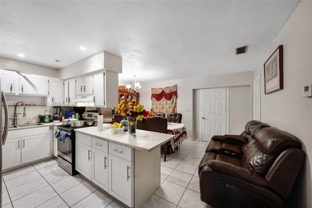 11041 NW 39th St , Coral Springs, FL 33065 Photo