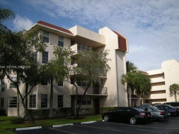 9520 Seagrape Dr , Unit 403, Davie, FL 33324