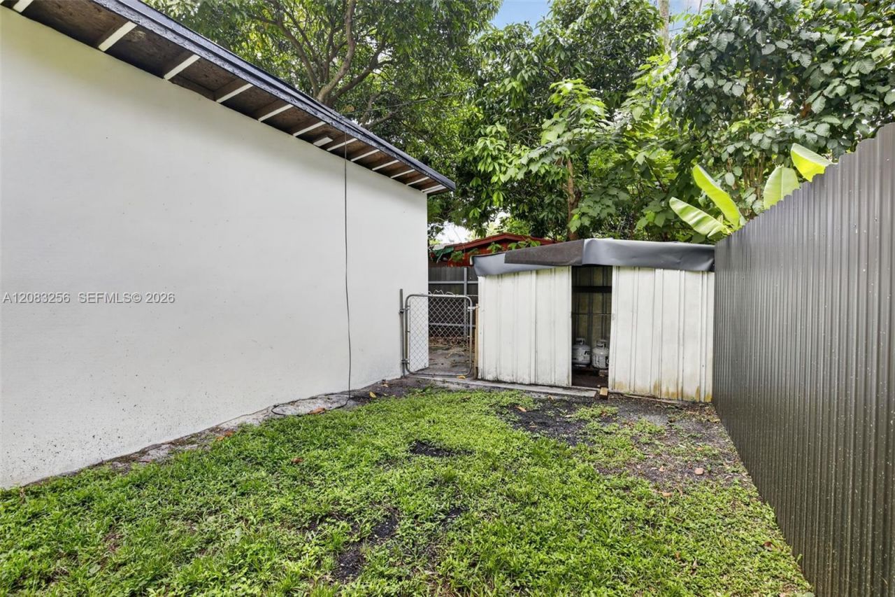 20310 NE 14th Ave , Miami, FL 33179 Photo