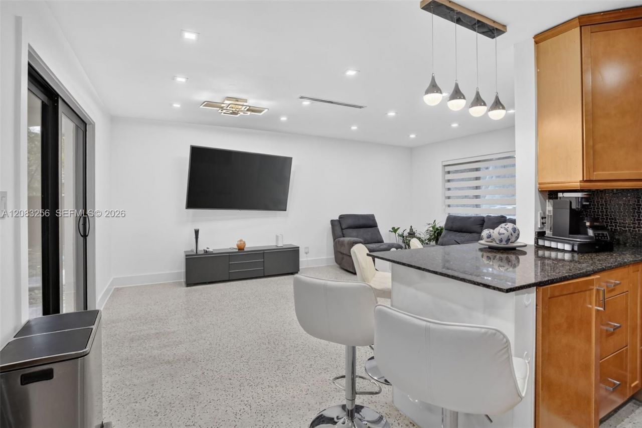 20310 NE 14th Ave , Miami, FL 33179 Photo