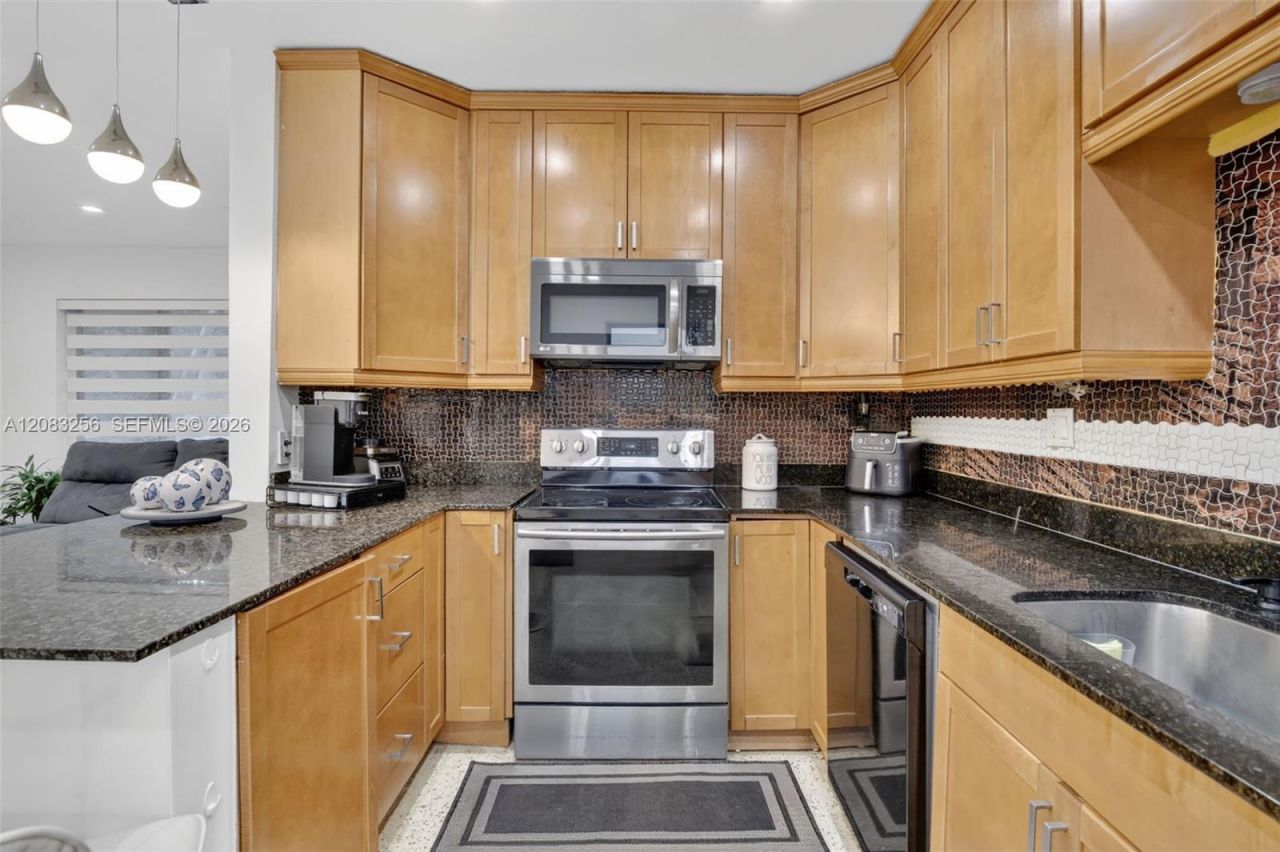 20310 NE 14th Ave , Miami, FL 33179 Photo