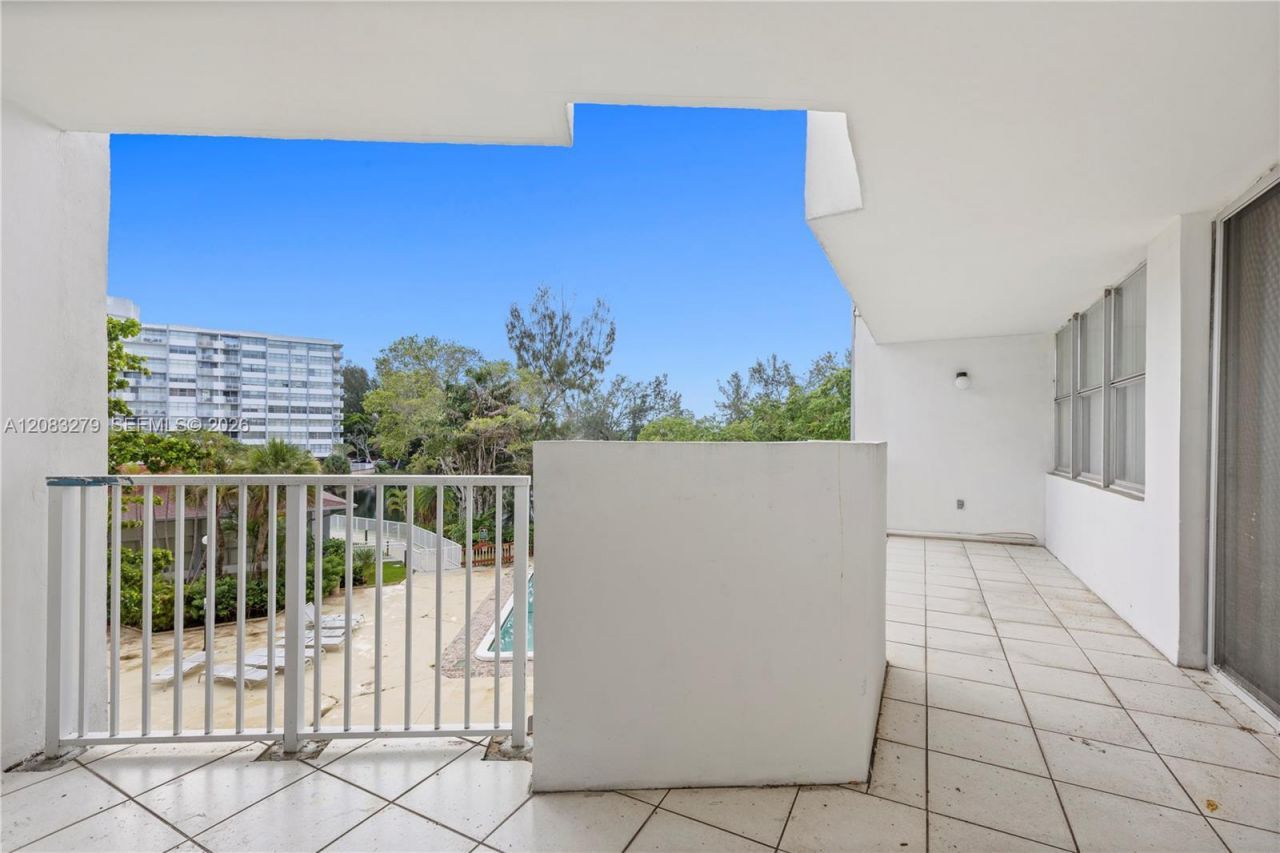 1200 NE Miami Gardens Dr , Unit 315W, Miami, FL 33179 Photo
