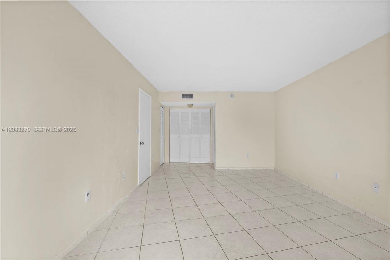 1200 NE Miami Gardens Dr , Unit 315W, Miami, FL 33179 Photo