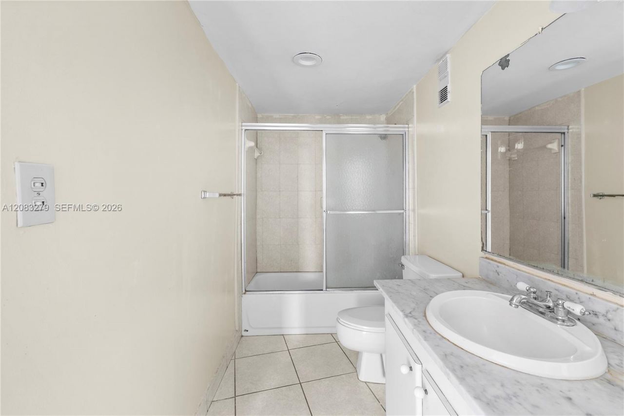 1200 NE Miami Gardens Dr , Unit 315W, Miami, FL 33179 Photo