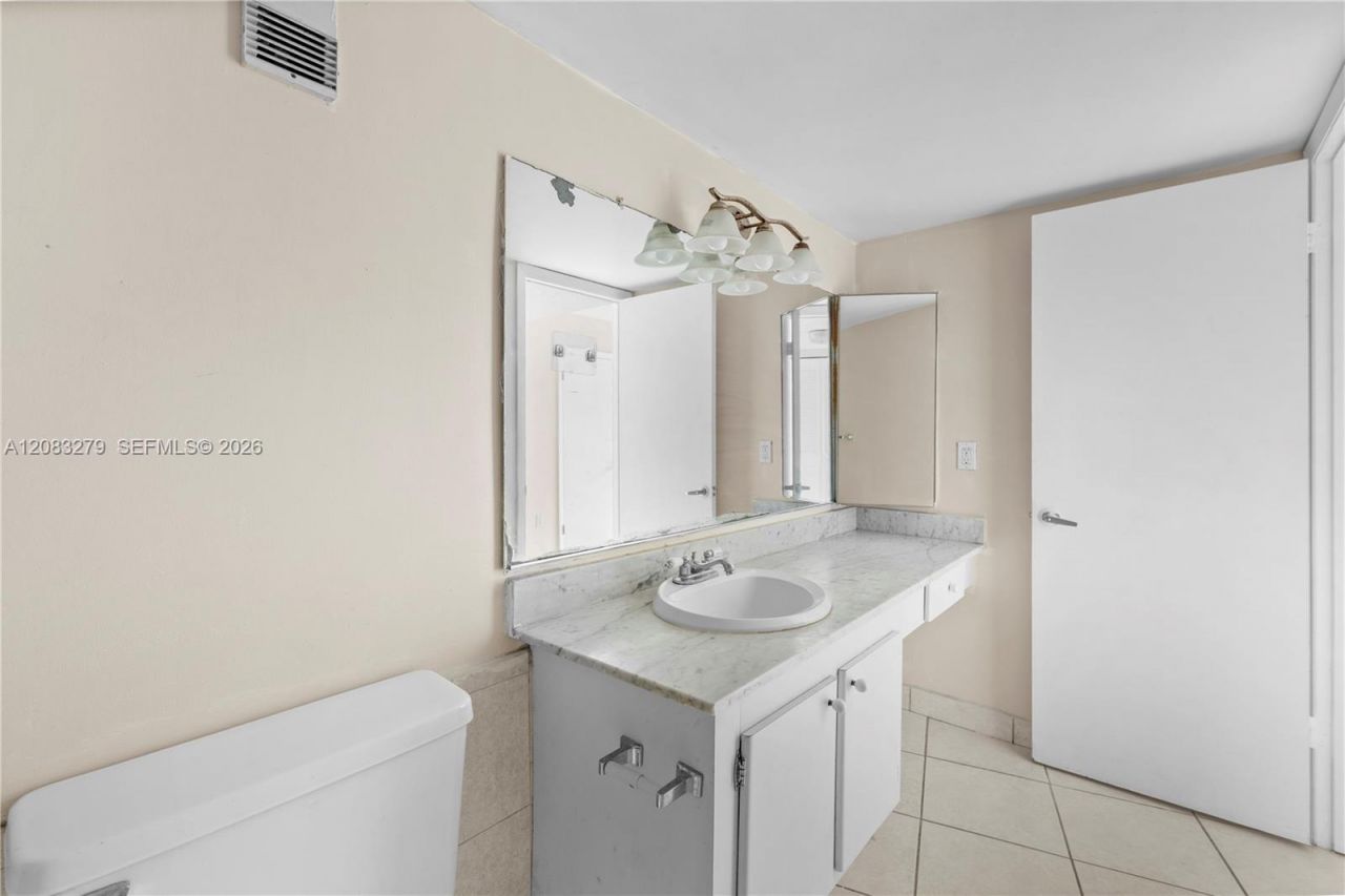 1200 NE Miami Gardens Dr , Unit 315W, Miami, FL 33179 Photo