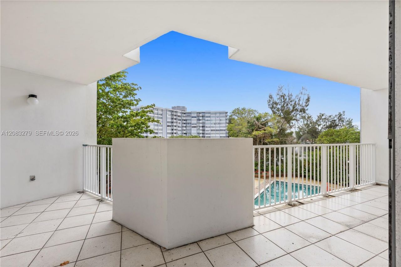 1200 NE Miami Gardens Dr , Unit 315W, Miami, FL 33179 Photo