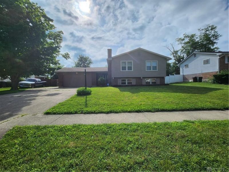 5512 Olive Tree Drive, Trotwood, OH 45426 Photo 2
