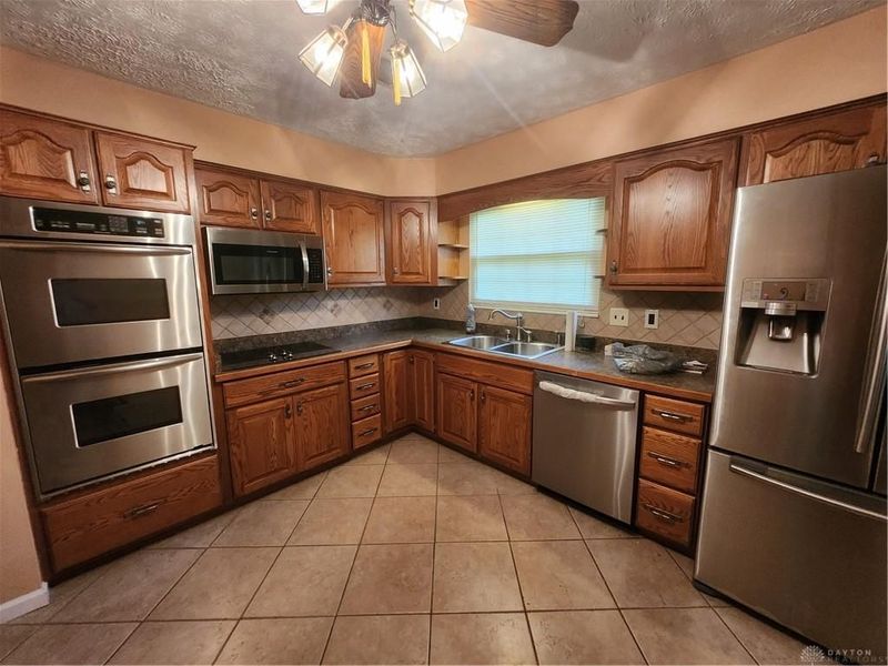 5512 Olive Tree Drive, Trotwood, OH 45426 Photo 9