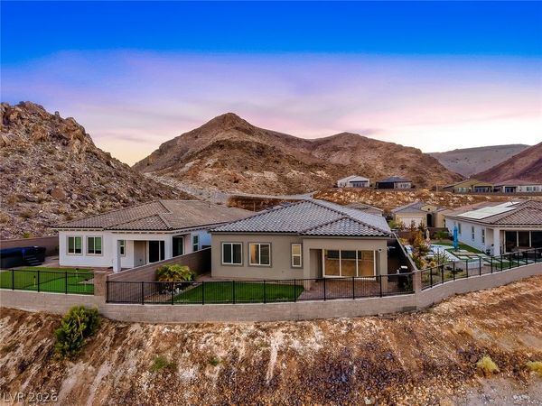 66 Ibiza Lake Drive, Henderson, NV 89011