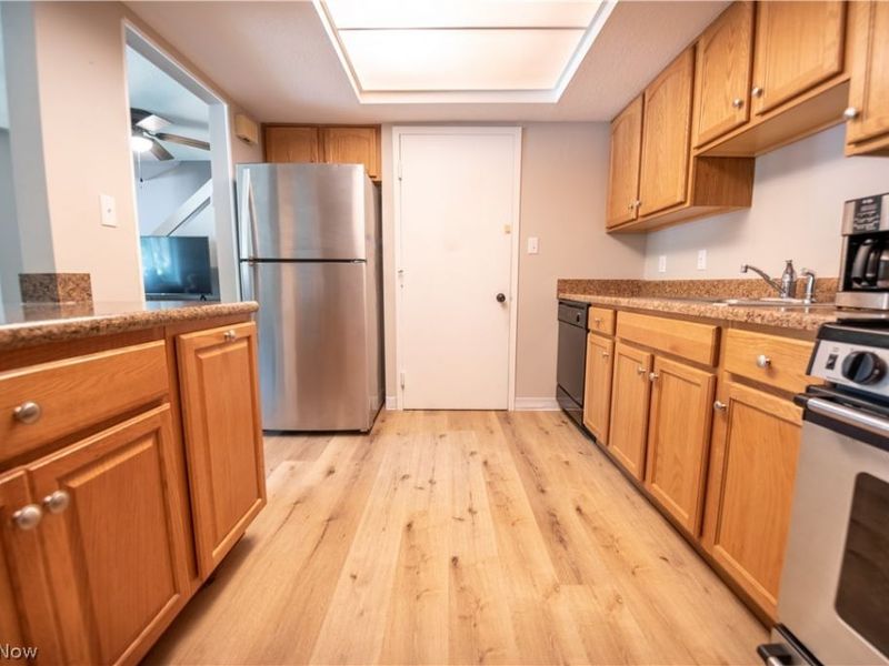 26674 Lake Of The Falls Boulevard, Olmsted Falls, OH 44138 Photo 17