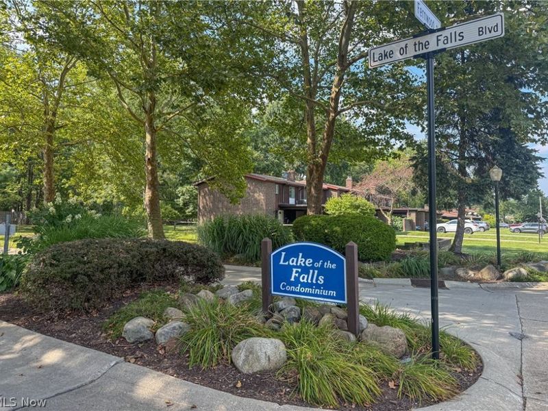 26674 Lake Of The Falls Boulevard, Olmsted Falls, OH 44138 Photo 37
