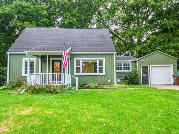 525 Brewer Street, Marshall, MI 49068