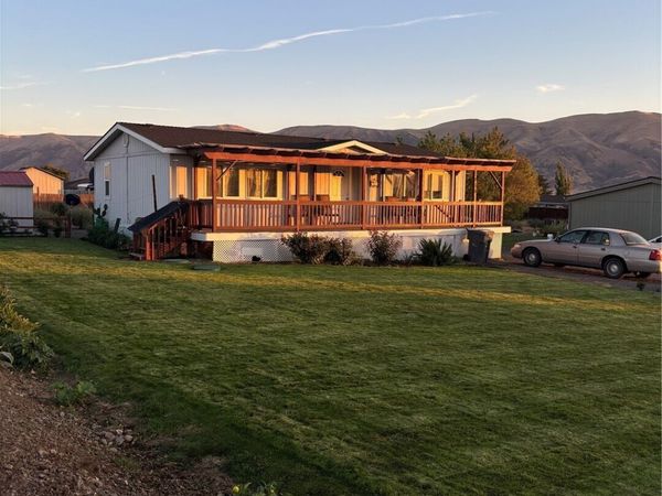 415 Spring Circle SW, Mattawa, WA 99349