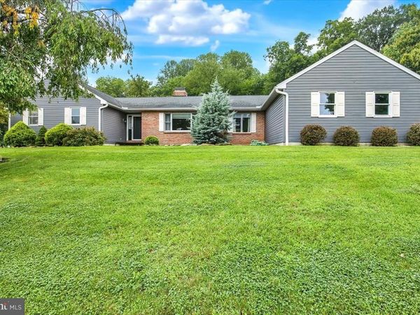 12 SCHOOLHOUSE LANE , FLEETWOOD, PA 19522