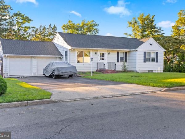 141 CREST AVENUE , HAMILTON, NJ 08690