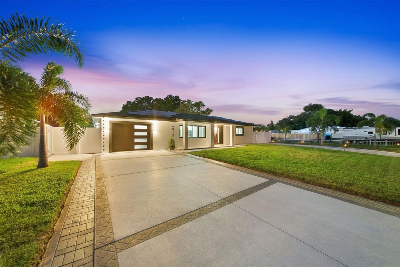 6013 45th Avenue N, Kenneth City, FL 33709 Photo