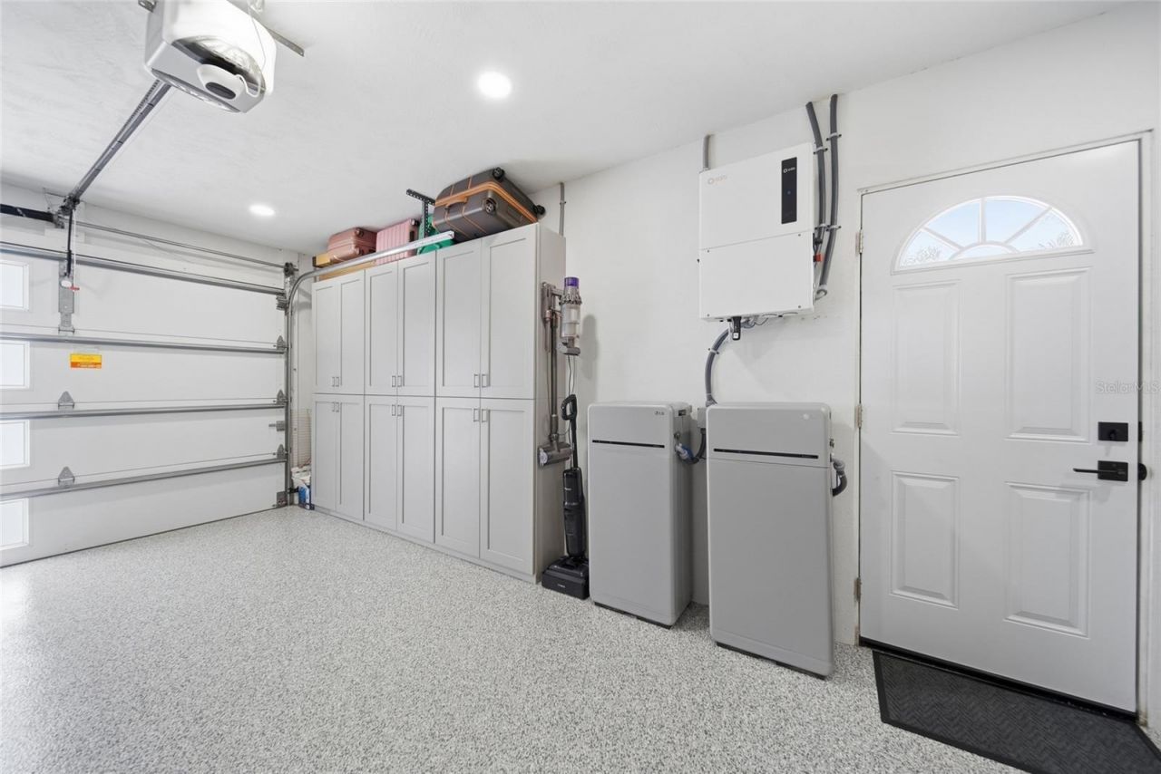 6013 45th Avenue N, Kenneth City, FL 33709 Photo