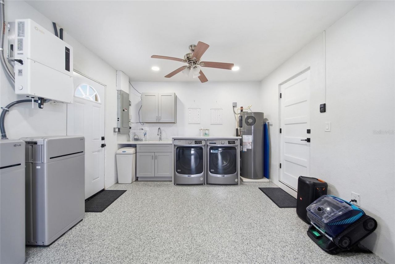6013 45th Avenue N, Kenneth City, FL 33709 Photo