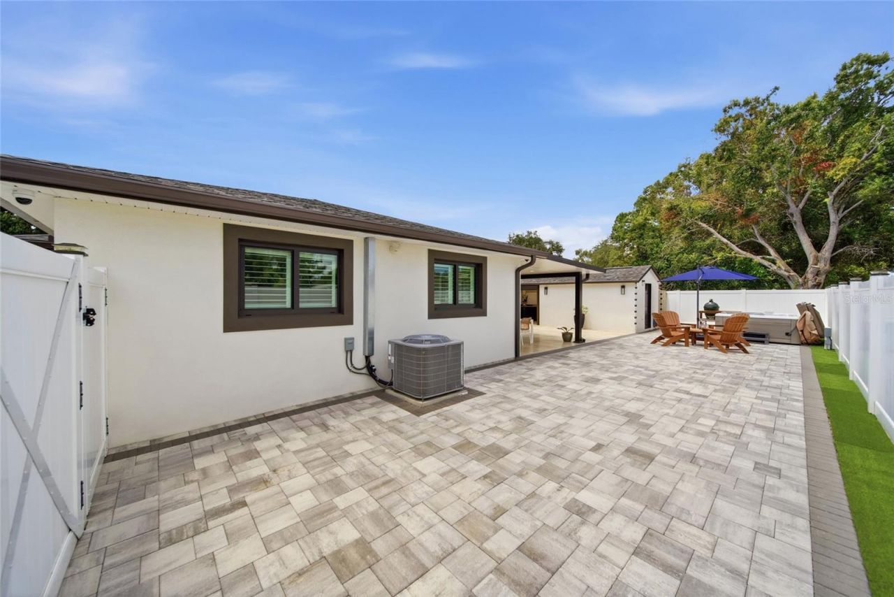 6013 45th Avenue N, Kenneth City, FL 33709 Photo