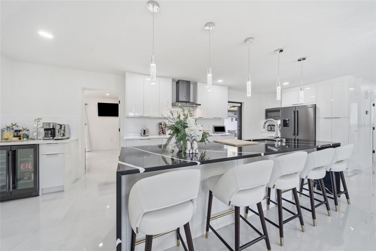 6013 45th Avenue N, Kenneth City, FL 33709 Photo