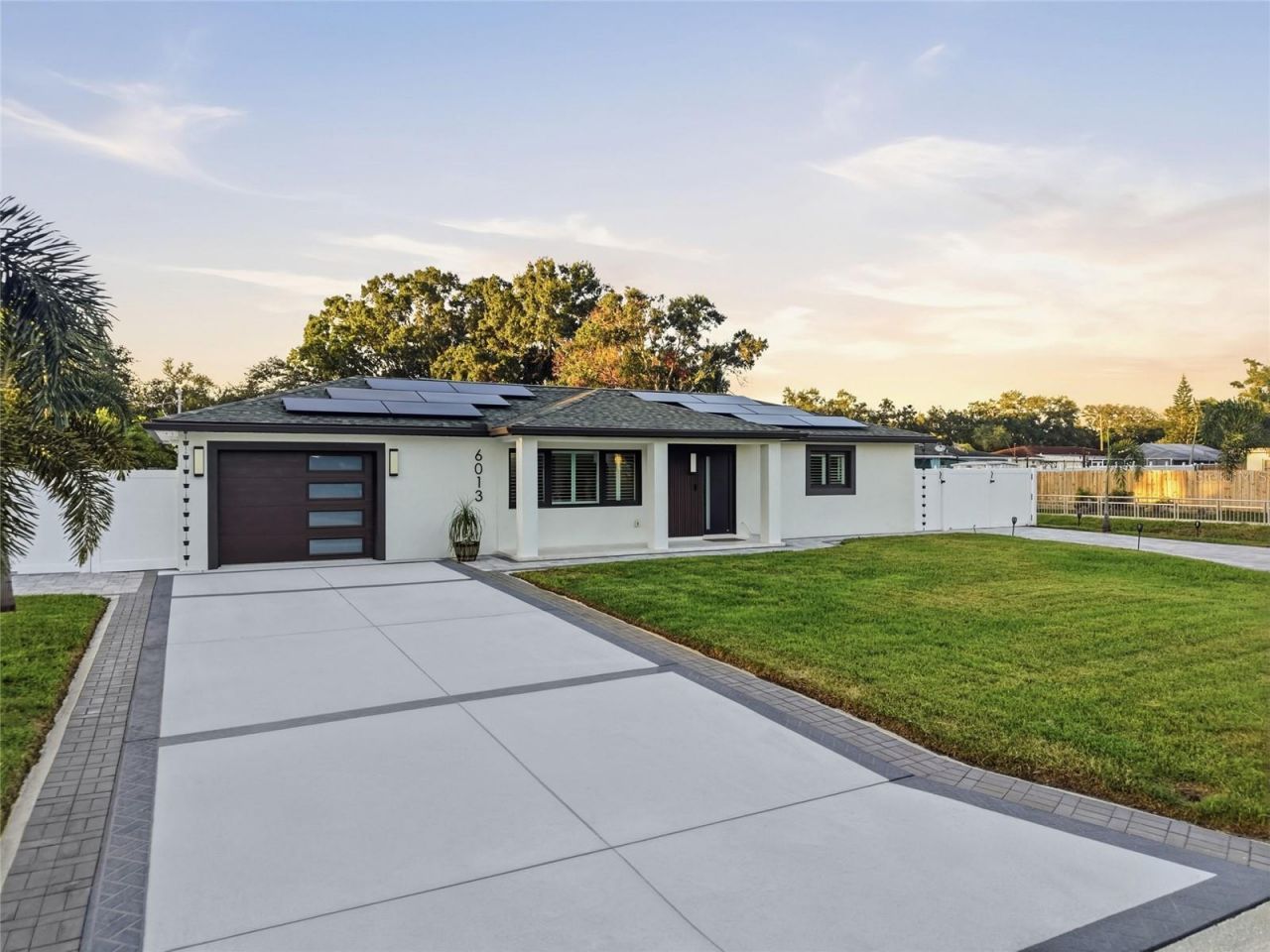 6013 45th Avenue N, Kenneth City, FL 33709 Photo