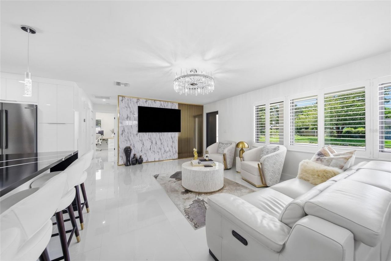 6013 45th Avenue N, Kenneth City, FL 33709 Photo