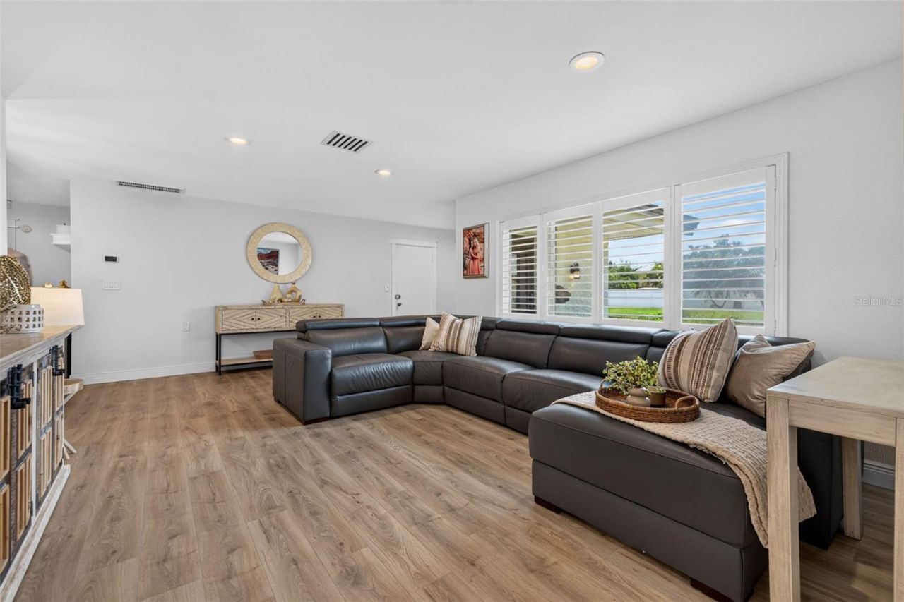 491 79th Avenue Ne, Saint Petersburg, FL 33702 Photo