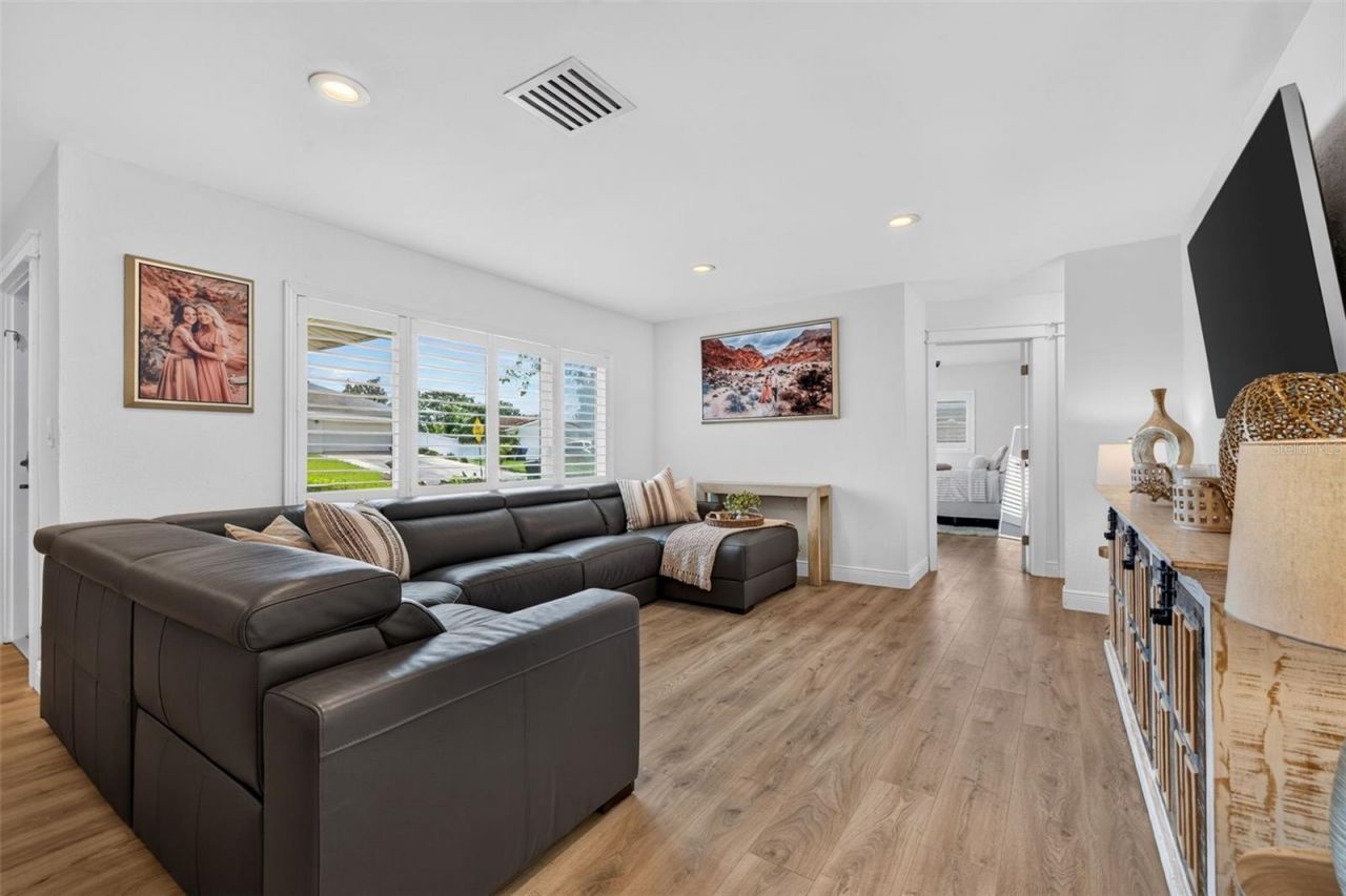491 79th Avenue Ne, Saint Petersburg, FL 33702 Photo