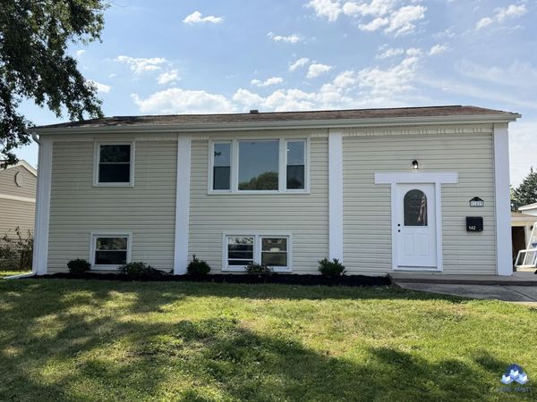 142 Adobe Circle , Carpentersville, IL 60110