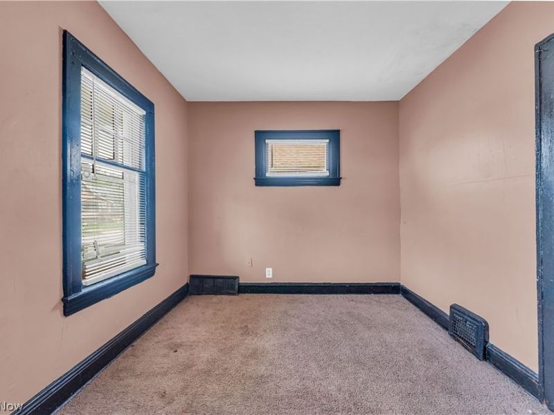 12504 Angelus Avenue, Cleveland, OH 44105 Photo 10